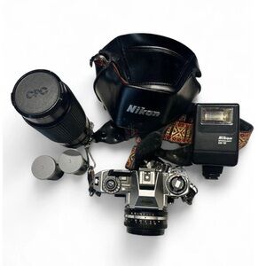 Nikon FG-20 35mm Film Camera Set